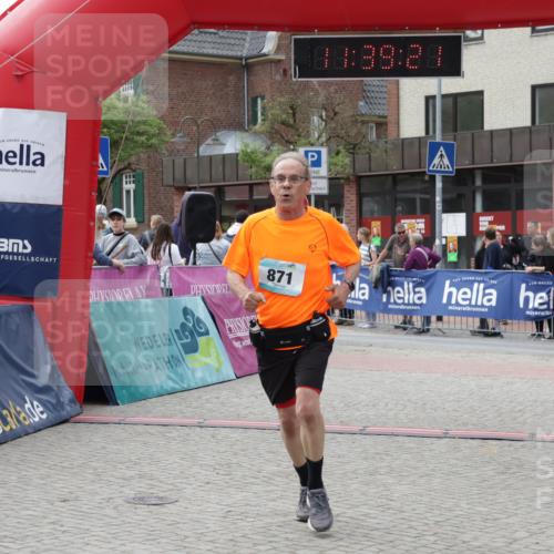 10.05.2026 - 8. Wedeler Halbmarathon Yannick Fuchs http://msf.ph/oto/9726185 10.05.2026 11:39:19 Ziel 871 meine-sportfotos.de