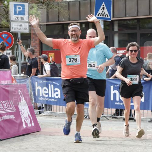 10.05.2026 - 8. Wedeler Halbmarathon Yannick Fuchs http://msf.ph/oto/9726201 10.05.2026 12:08:32 Ziel 171, 254, 376, 384, 1002 meine-sportfotos.de
