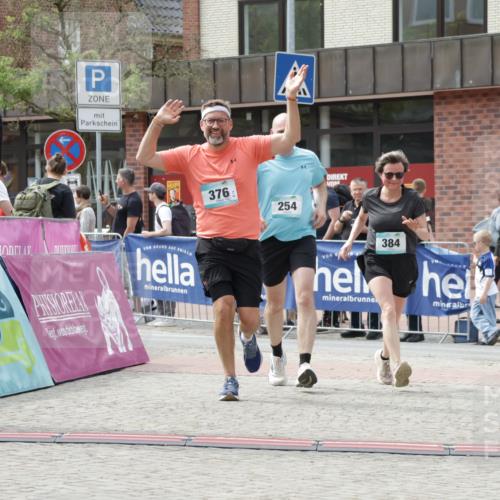 10.05.2026 - 8. Wedeler Halbmarathon Yannick Fuchs http://msf.ph/oto/9726210 10.05.2026 12:08:32 Ziel 171, 254, 376, 384, 1002 meine-sportfotos.de
