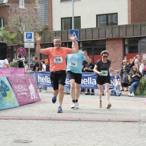 10.05.2026 - 8. Wedeler Halbmarathon Yannick Fuchs http://msf.ph/oto/9726220 10.05.2026 12:08:32 Ziel 171, 254, 376, 384, 1002 meine-sportfotos.de