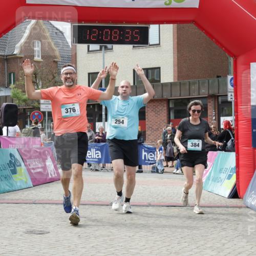 10.05.2026 - 8. Wedeler Halbmarathon Yannick Fuchs http://msf.ph/oto/9726255 10.05.2026 12:08:34 Ziel 171, 254, 376, 384, 1002 meine-sportfotos.de