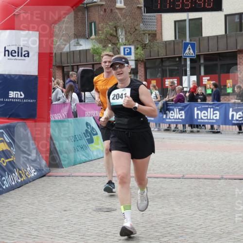10.05.2026 - 8. Wedeler Halbmarathon Yannick Fuchs http://msf.ph/oto/9726283 10.05.2026 11:39:39 Ziel 124, 402, 2041 meine-sportfotos.de