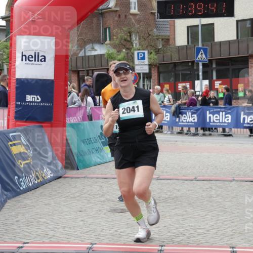 10.05.2026 - 8. Wedeler Halbmarathon Yannick Fuchs http://msf.ph/oto/9726288 10.05.2026 11:39:39 Ziel 124, 402, 2041 meine-sportfotos.de