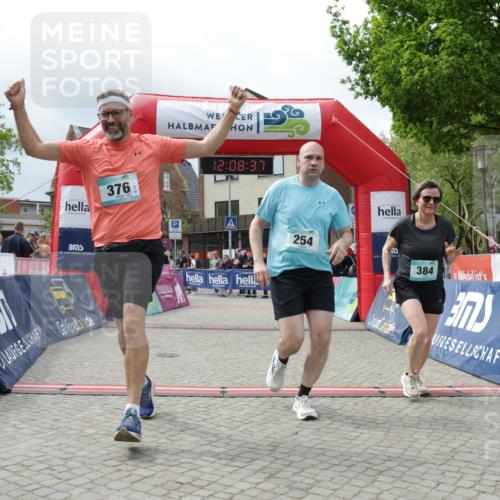 10.05.2026 - 8. Wedeler Halbmarathon Yannick Fuchs http://msf.ph/oto/9726290 10.05.2026 12:08:35 Ziel 171, 254, 376, 384 meine-sportfotos.de