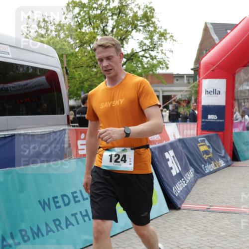 10.05.2026 - 8. Wedeler Halbmarathon Yannick Fuchs http://msf.ph/oto/9726312 10.05.2026 11:39:41 Ziel 124, 402, 2041 meine-sportfotos.de
