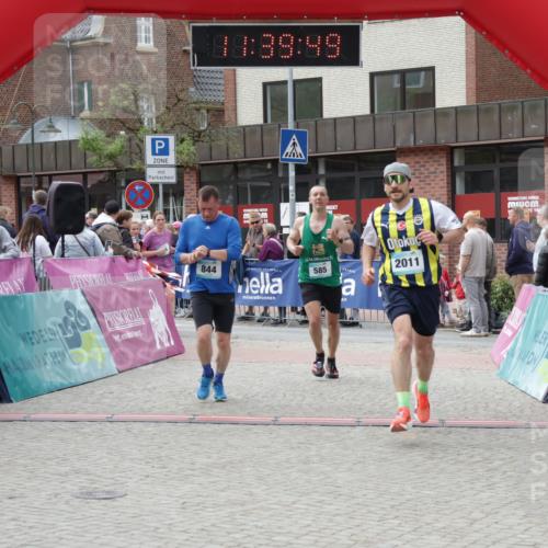10.05.2026 - 8. Wedeler Halbmarathon Yannick Fuchs http://msf.ph/oto/9726387 10.05.2026 11:39:47 Ziel 402, 434, 585, 844, 1054, 2011 meine-sportfotos.de