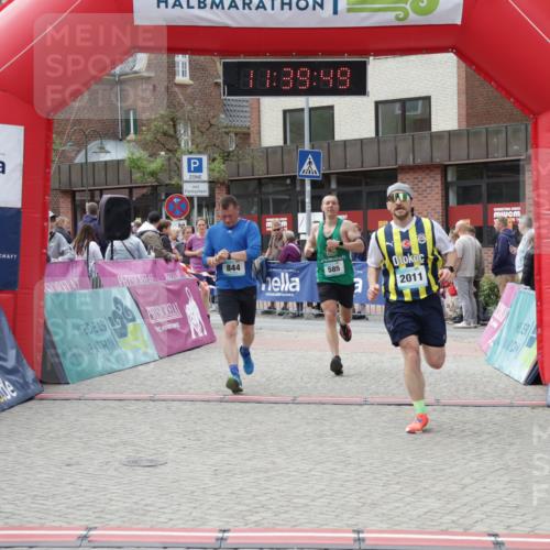 10.05.2026 - 8. Wedeler Halbmarathon Yannick Fuchs http://msf.ph/oto/9726393 10.05.2026 11:39:47 Ziel 402, 434, 585, 844, 1054, 2011 meine-sportfotos.de