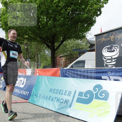 10.05.2026 - 8. Wedeler Halbmarathon Yannick Fuchs http://msf.ph/oto/9726432 10.05.2026 12:08:55 Ziel 309, 431, 969 meine-sportfotos.de