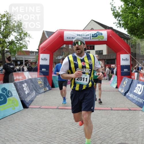10.05.2026 - 8. Wedeler Halbmarathon Yannick Fuchs http://msf.ph/oto/9726446 10.05.2026 11:39:49 Ziel 402, 434, 585, 844, 1028, 1054, 2011 meine-sportfotos.de