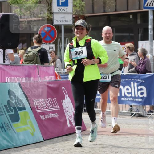10.05.2026 - 8. Wedeler Halbmarathon Yannick Fuchs http://msf.ph/oto/9726456 10.05.2026 12:08:58 Ziel 309, 969 meine-sportfotos.de