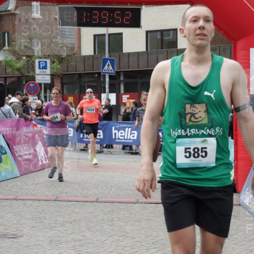 10.05.2026 - 8. Wedeler Halbmarathon Yannick Fuchs http://msf.ph/oto/9726461 10.05.2026 11:39:50 Ziel 434, 585, 844, 1028, 1054, 2011 meine-sportfotos.de