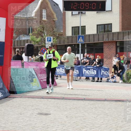 10.05.2026 - 8. Wedeler Halbmarathon Yannick Fuchs http://msf.ph/oto/9726475 10.05.2026 12:08:59 Ziel 309, 969 meine-sportfotos.de