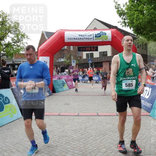 10.05.2026 - 8. Wedeler Halbmarathon Yannick Fuchs http://msf.ph/oto/9726476 10.05.2026 11:39:51 Ziel 434, 585, 844, 1028, 1054, 2011, 2058, 2175 meine-sportfotos.de