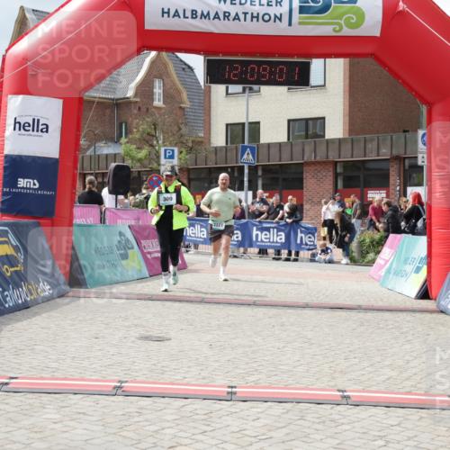 10.05.2026 - 8. Wedeler Halbmarathon Yannick Fuchs http://msf.ph/oto/9726480 10.05.2026 12:08:59 Ziel 309, 969 meine-sportfotos.de