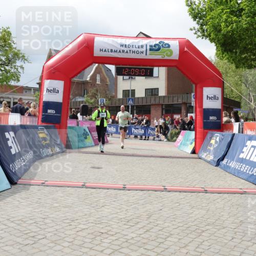 10.05.2026 - 8. Wedeler Halbmarathon Yannick Fuchs http://msf.ph/oto/9726489 10.05.2026 12:08:59 Ziel 309, 969 meine-sportfotos.de