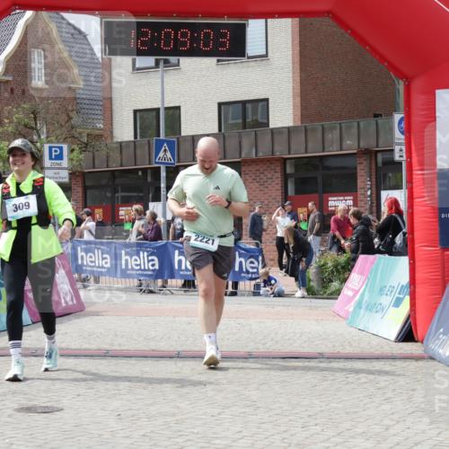 10.05.2026 - 8. Wedeler Halbmarathon Yannick Fuchs http://msf.ph/oto/9726505 10.05.2026 12:09:01 Ziel 309 meine-sportfotos.de