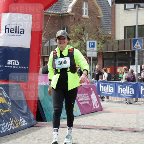 10.05.2026 - 8. Wedeler Halbmarathon Yannick Fuchs http://msf.ph/oto/9726513 10.05.2026 12:09:02 Ziel 132, 309, 483 meine-sportfotos.de