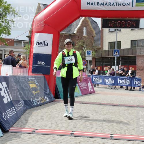 10.05.2026 - 8. Wedeler Halbmarathon Yannick Fuchs http://msf.ph/oto/9726528 10.05.2026 12:09:02 Ziel 132, 309, 483 meine-sportfotos.de