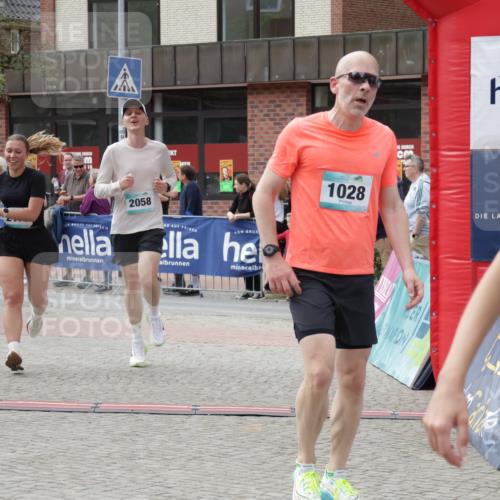 10.05.2026 - 8. Wedeler Halbmarathon Yannick Fuchs http://msf.ph/oto/9726549 10.05.2026 11:39:54 Ziel 434, 585, 844, 1028, 1054, 2058, 2175 meine-sportfotos.de