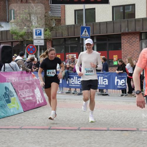10.05.2026 - 8. Wedeler Halbmarathon Yannick Fuchs http://msf.ph/oto/9726556 10.05.2026 11:39:54 Ziel 434, 585, 844, 1028, 1054, 2058, 2175 meine-sportfotos.de
