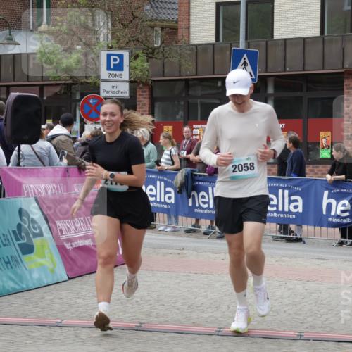10.05.2026 - 8. Wedeler Halbmarathon Yannick Fuchs http://msf.ph/oto/9726564 10.05.2026 11:39:55 Ziel 434, 1028, 1054, 2058, 2175 meine-sportfotos.de