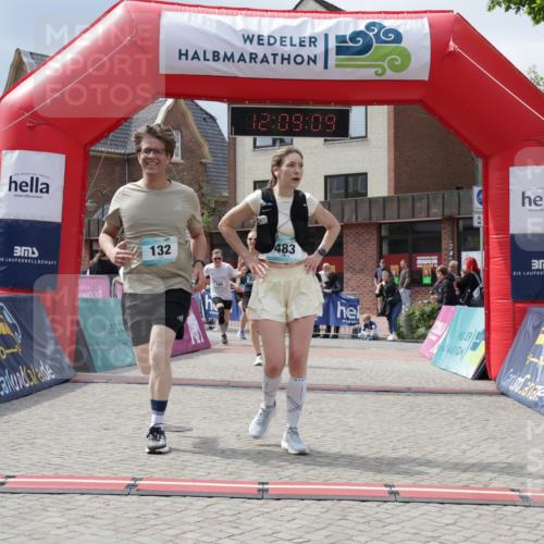 10.05.2026 - 8. Wedeler Halbmarathon Yannick Fuchs http://msf.ph/oto/9726596 10.05.2026 12:09:08 Ziel 132, 164, 165, 247, 255, 483, 762 meine-sportfotos.de