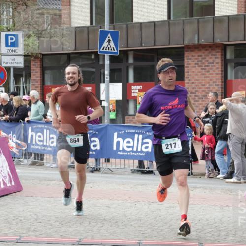 10.05.2026 - 8. Wedeler Halbmarathon Yannick Fuchs http://msf.ph/oto/9726625 10.05.2026 11:40:00 Ziel 217, 864, 2058, 2175 meine-sportfotos.de