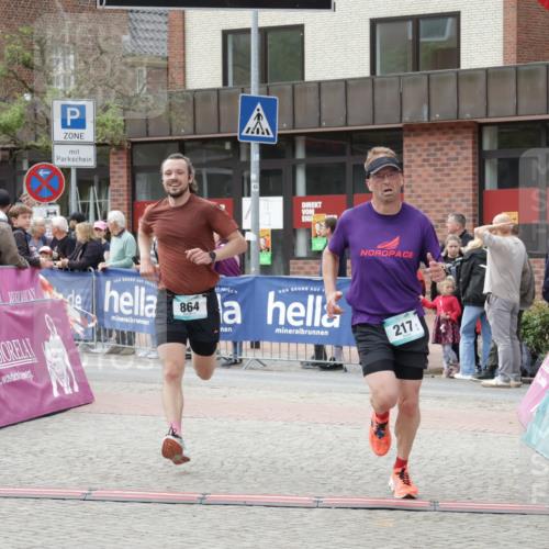 10.05.2026 - 8. Wedeler Halbmarathon Yannick Fuchs http://msf.ph/oto/9726630 10.05.2026 11:40:00 Ziel 217, 864, 2058, 2175 meine-sportfotos.de
