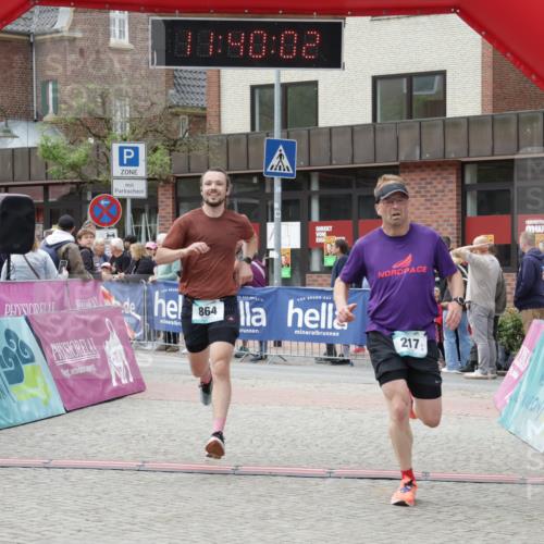 10.05.2026 - 8. Wedeler Halbmarathon Yannick Fuchs http://msf.ph/oto/9726639 10.05.2026 11:40:00 Ziel 217, 864, 2058, 2175 meine-sportfotos.de