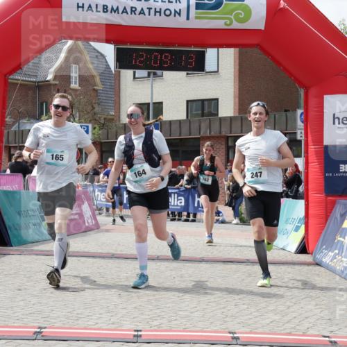 10.05.2026 - 8. Wedeler Halbmarathon Yannick Fuchs http://msf.ph/oto/9726643 10.05.2026 12:09:11 Ziel 132, 164, 165, 247, 255, 483, 762, 1039 meine-sportfotos.de