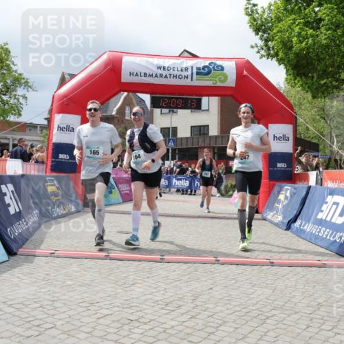 10.05.2026 - 8. Wedeler Halbmarathon Yannick Fuchs http://msf.ph/oto/9726665 10.05.2026 12:09:11 Ziel 132, 164, 165, 247, 255, 483, 762, 1039 meine-sportfotos.de