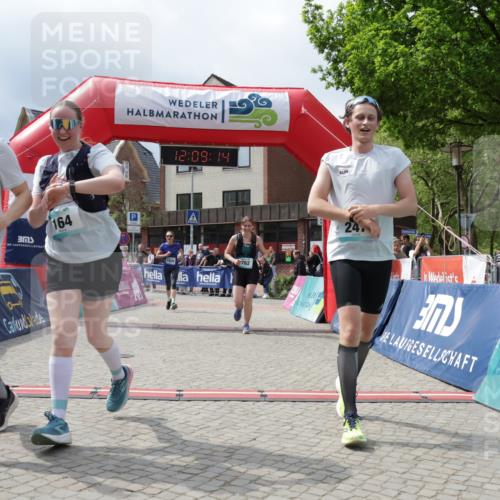 10.05.2026 - 8. Wedeler Halbmarathon Yannick Fuchs http://msf.ph/oto/9726685 10.05.2026 12:09:12 Ziel 132, 164, 165, 247, 255, 483, 762, 1039 meine-sportfotos.de