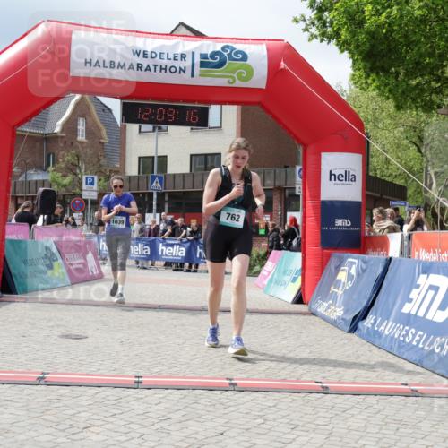 10.05.2026 - 8. Wedeler Halbmarathon Yannick Fuchs http://msf.ph/oto/9726698 10.05.2026 12:09:14 Ziel 164, 165, 247, 255, 762, 1039 meine-sportfotos.de