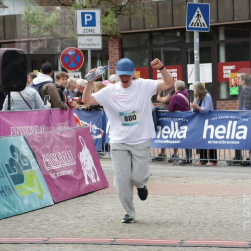 10.05.2026 - 8. Wedeler Halbmarathon Yannick Fuchs http://msf.ph/oto/9726716 10.05.2026 11:40:07 Ziel 817 meine-sportfotos.de
