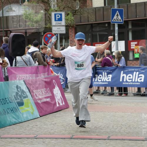 10.05.2026 - 8. Wedeler Halbmarathon Yannick Fuchs http://msf.ph/oto/9726720 10.05.2026 11:40:07 Ziel 817 meine-sportfotos.de