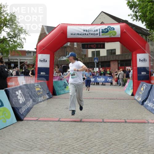 10.05.2026 - 8. Wedeler Halbmarathon Yannick Fuchs http://msf.ph/oto/9726767 10.05.2026 11:40:09 Ziel 275, 628, 817 meine-sportfotos.de