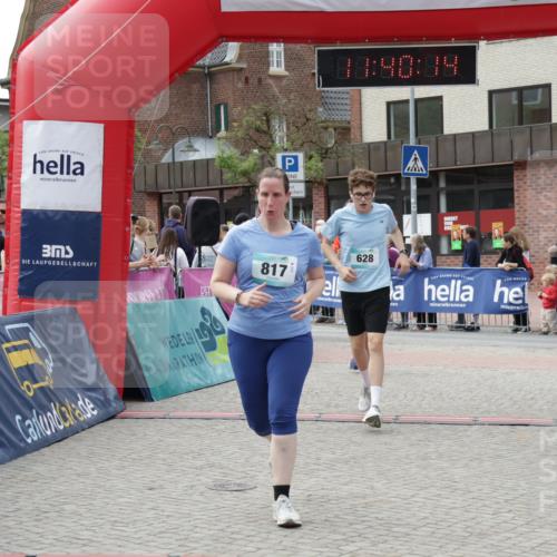 10.05.2026 - 8. Wedeler Halbmarathon Yannick Fuchs http://msf.ph/oto/9726828 10.05.2026 11:40:12 Ziel 275, 628, 817, 1029 meine-sportfotos.de