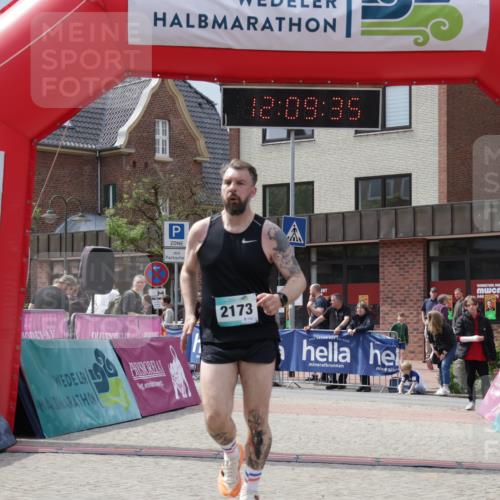 10.05.2026 - 8. Wedeler Halbmarathon Yannick Fuchs http://msf.ph/oto/9726830 10.05.2026 12:09:33 Ziel 622, 1022, 2173 meine-sportfotos.de