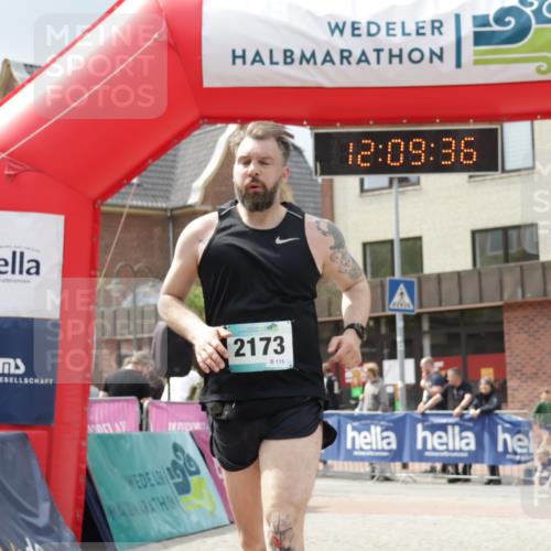 10.05.2026 - 8. Wedeler Halbmarathon Yannick Fuchs http://msf.ph/oto/9726834 10.05.2026 12:09:34 Ziel 622, 1022, 2173 meine-sportfotos.de