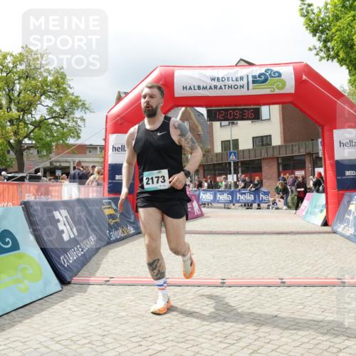 10.05.2026 - 8. Wedeler Halbmarathon Yannick Fuchs http://msf.ph/oto/9726847 10.05.2026 12:09:34 Ziel 622, 1022, 2173 meine-sportfotos.de