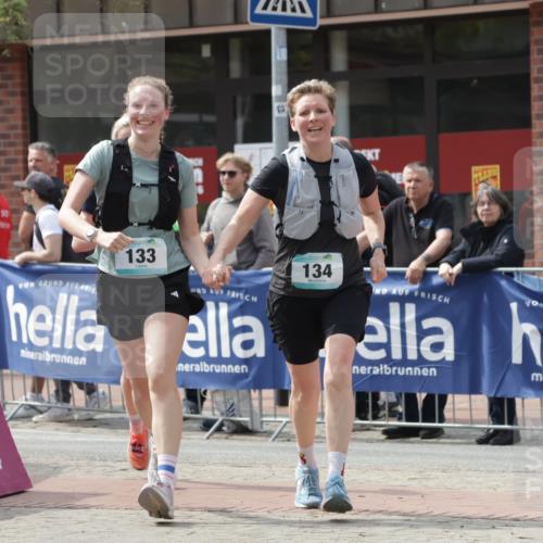 10.05.2026 - 8. Wedeler Halbmarathon Yannick Fuchs http://msf.ph/oto/9726855 10.05.2026 12:09:51 Ziel 133, 134, 208 meine-sportfotos.de