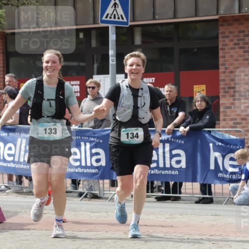 10.05.2026 - 8. Wedeler Halbmarathon Yannick Fuchs http://msf.ph/oto/9726859 10.05.2026 12:09:51 Ziel 133, 134, 208 meine-sportfotos.de
