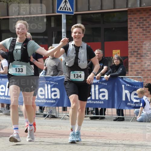 10.05.2026 - 8. Wedeler Halbmarathon Yannick Fuchs http://msf.ph/oto/9726862 10.05.2026 12:09:51 Ziel 133, 134, 208 meine-sportfotos.de