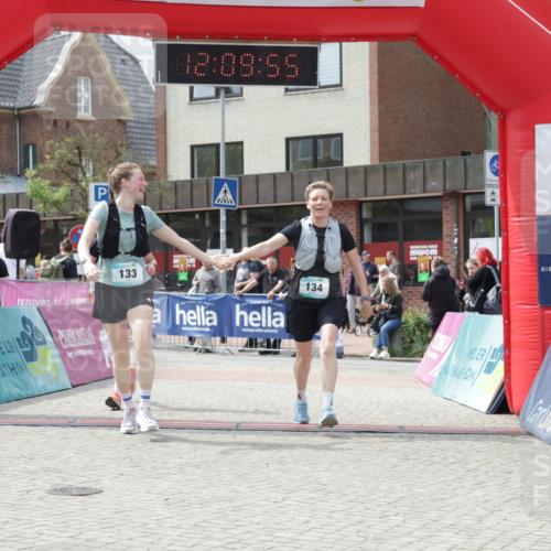 10.05.2026 - 8. Wedeler Halbmarathon Yannick Fuchs http://msf.ph/oto/9726899 10.05.2026 12:09:53 Ziel 133, 134, 208 meine-sportfotos.de