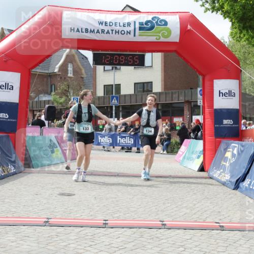 10.05.2026 - 8. Wedeler Halbmarathon Yannick Fuchs http://msf.ph/oto/9726909 10.05.2026 12:09:54 Ziel 133, 134, 208 meine-sportfotos.de