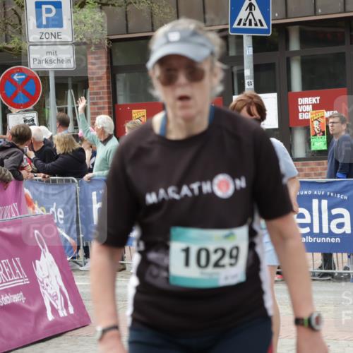 10.05.2026 - 8. Wedeler Halbmarathon Yannick Fuchs http://msf.ph/oto/9726933 10.05.2026 11:40:19 Ziel 275, 697, 1029, 2053 meine-sportfotos.de