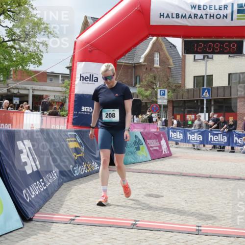 10.05.2026 - 8. Wedeler Halbmarathon Yannick Fuchs http://msf.ph/oto/9726952 10.05.2026 12:09:56 Ziel 133, 134, 208 meine-sportfotos.de