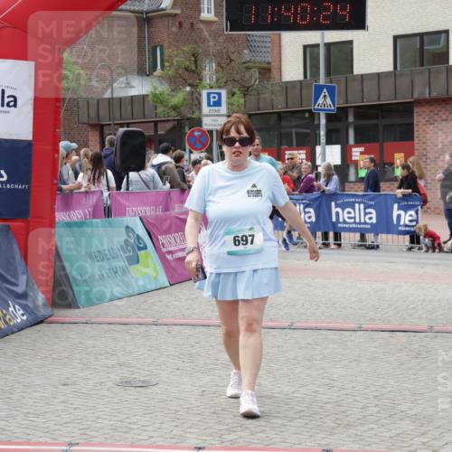 10.05.2026 - 8. Wedeler Halbmarathon Yannick Fuchs http://msf.ph/oto/9726961 10.05.2026 11:40:22 Ziel 592, 593, 697, 929, 932, 1029, 2053 meine-sportfotos.de
