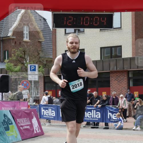 10.05.2026 - 8. Wedeler Halbmarathon Yannick Fuchs http://msf.ph/oto/9727020 10.05.2026 12:10:02 Ziel 2018 meine-sportfotos.de