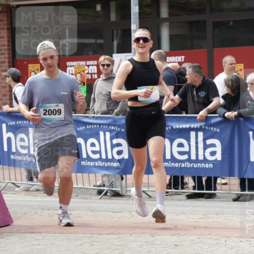 10.05.2026 - 8. Wedeler Halbmarathon Yannick Fuchs http://msf.ph/oto/9727066 10.05.2026 12:10:07 Ziel 7, 2009, 2018 meine-sportfotos.de